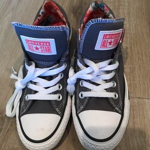 Women’s dark gray converse Sz 7